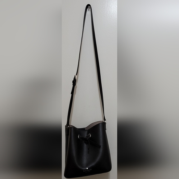 kate spade Handbags - Kate Spade Leather Sadie Bucket Bag Crossbody Black